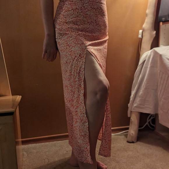 ❗3 for 20❗Floral lightweight skirt with slit - Picture 2 of 7